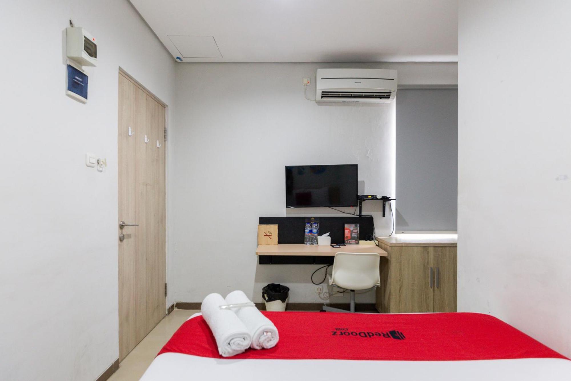 Reddoorz Plus Syariah Near Mall Pondok Indah Jakarta Luaran gambar