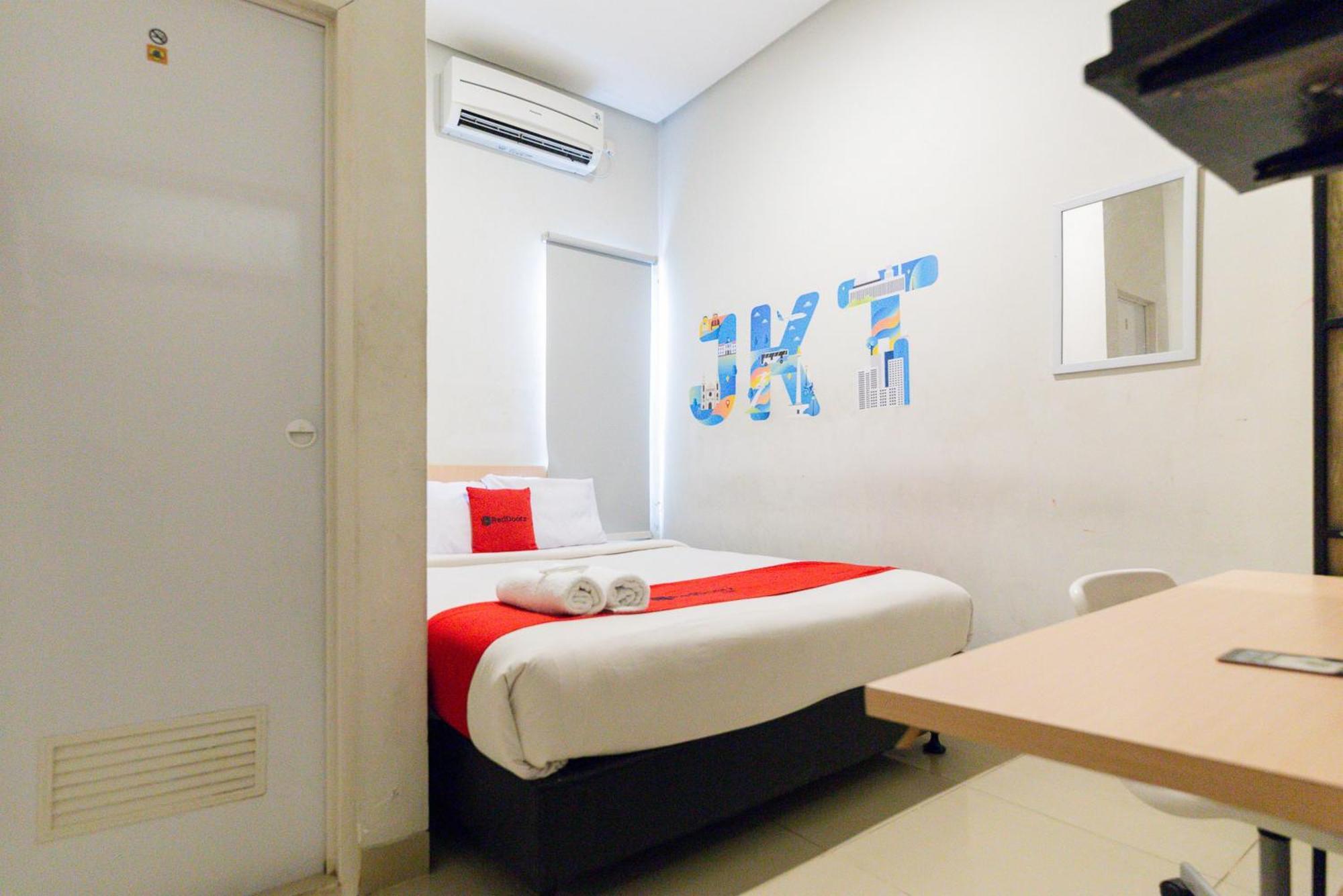 Reddoorz Plus Syariah Near Mall Pondok Indah Jakarta Luaran gambar